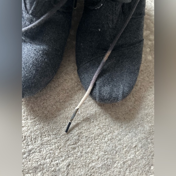 Toms women’s size 8 gray heeled boots - Picture 2 of 6